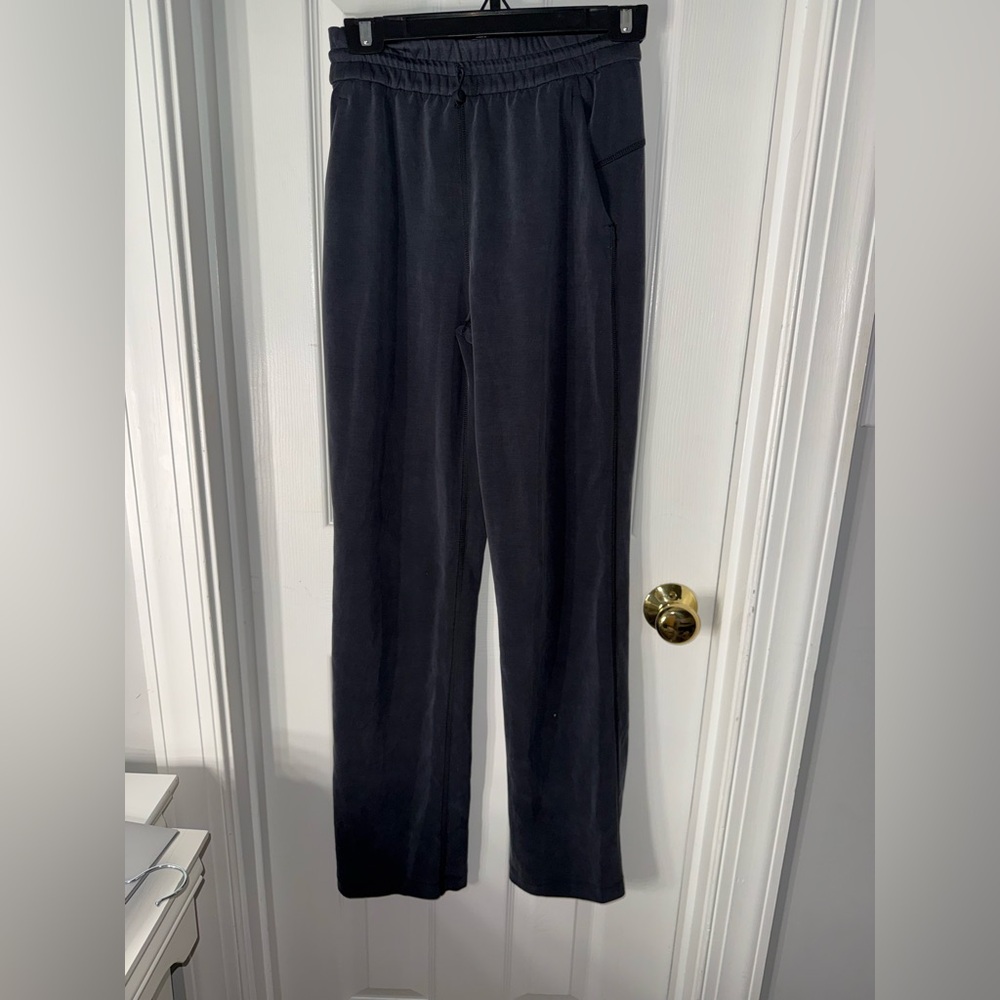 Lululemon Black Straight Leg Athletic Sweatpants